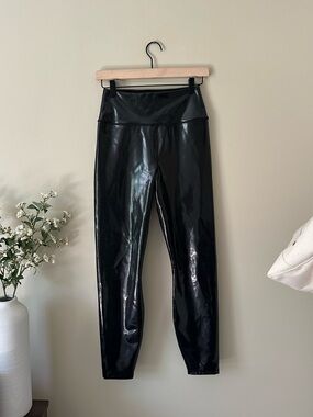 NEW Carbon38 Pleather Shiny Mid-Rise Legging Pant in Black